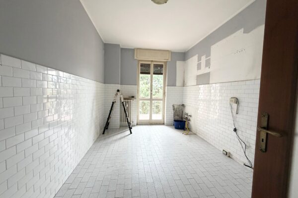 COSSATO - Appartamento quadrilocale con box e cantina