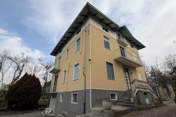 COSSATO - Villa bifamiliare con giardino